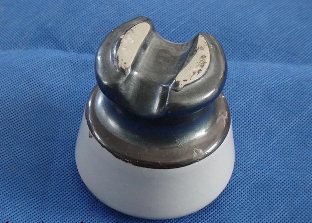 55-2. ANSI 55-2 insulator