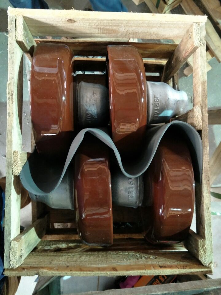 U120BP photo2 XHP-120 Insulator — 120kN Fog Type Porcelain Suspension Insulator for Heavily Polluted Overhead Lines